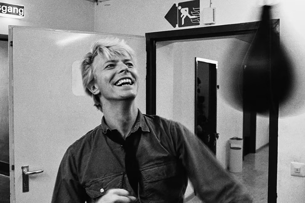 El fotógrafo que siguió a Bowie durante años ahora revela su archivo más íntimo